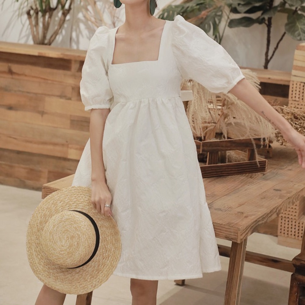 Voluminous Sleeves Squareneck Dress - Picture 7 of 12